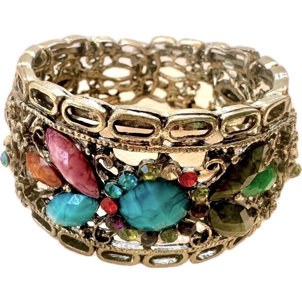 Beaded bracelet with memory wire flexible closure.